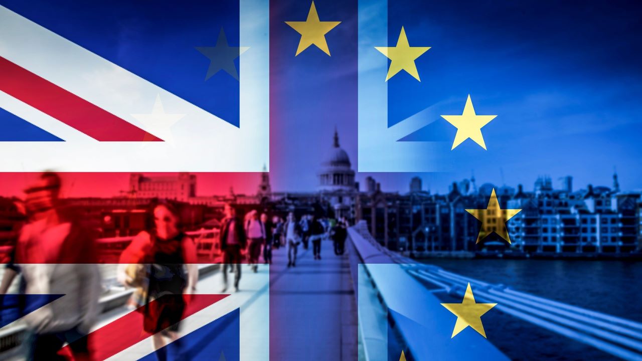 Flaga Wielkiej Brytanii i Unii Europejskiej: Co dla Polski oznacza Brexit Jakie są skutki tego procesu