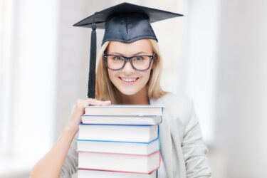 Co utrudnia studentom wejście na rynek pracy