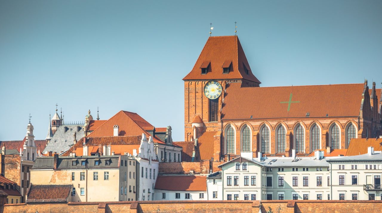 Rynek pracy w Toruniu - jak wygląda Kogo poszukują pracodawcy i ile można zarobić