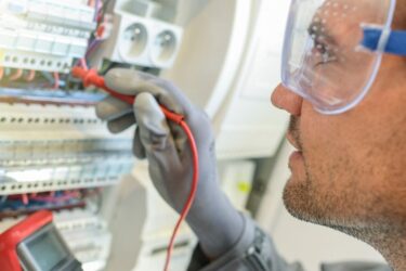 PSE będzie zatrudniać w Radomiu. Co Polskie Sieci Elektroenergetyczne oferują kandydatom do pracy