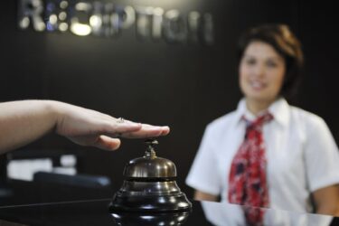 Zawody związane z turystyką i rekreacją zarobki. Jaka może być praca w turystyce i hotelarstwie
