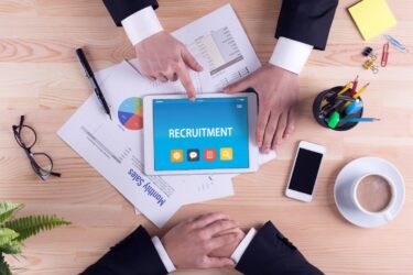 Direct search w rekrutacji – sposób na pozyskanie wykwalifikowanych specjalistów