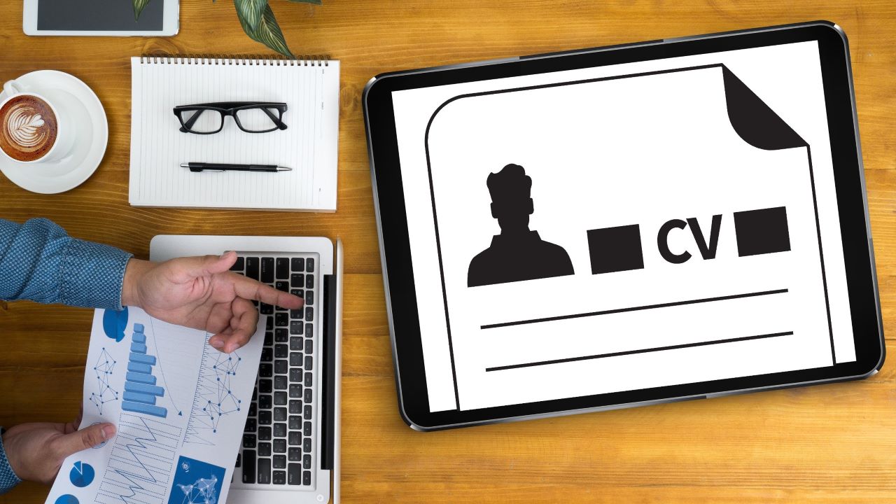 Jak zrobić kreatywne CV Kiedy warto je mieć Zobacz 5 przykładów kreatywnych CV
