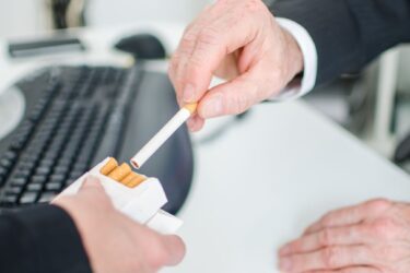 Przerwa na papierosa w pracy - co o tym mówi Kodeks pracy Jakie są przepisy