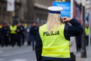 Odmowa wykonania rozkazu przez policjanta - kiedy jest to możliwe Co o tym mówi prawo