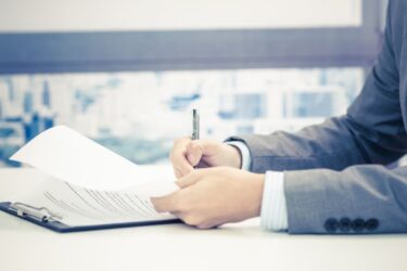 Pomyłka w wypowiedzeniu umowy o pracę – czy je unieważnia