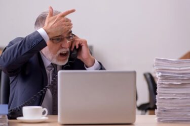 Co grozi za przeklinanie w pracy Jakie to może mieć konsekwencje Jak walczyć z przeklinaniem w pracy