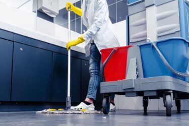 67-letnia sprzątaczka odchodząc z pracy napisała wyjątkowy list. To cenna lekcja