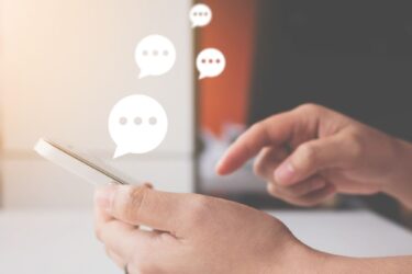 Jak wygląda praca moderatora Facebooka Kto może być moderatorem
