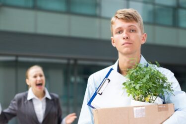 Odszkodowanie za porzucenie pracy – kiedy należy się pracodawcy