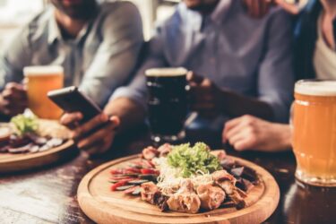Restauracja Roberta Lewandowskiego szuka pracowników. „Skromne pensje”