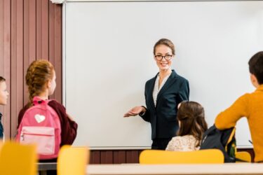 Dzień Nauczyciela prezent, życzenia. Kiedy jest Dzień Nauczyciela