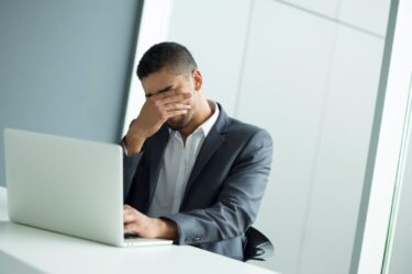 Syndrom oka biurowego – komu zagraża Jak mu zapobiec