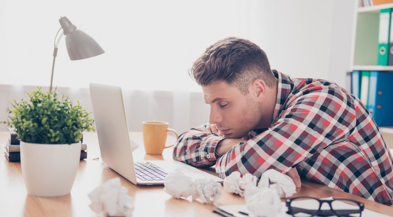 Syndrom zdalnego zmęczenia - czym jest Jakie są objawy Jak uniknąć syndromu Zoom fatigue
