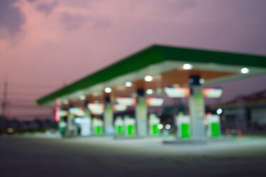 Własna stacja paliw – pomysł na biznes. Jak założyć stację paliw