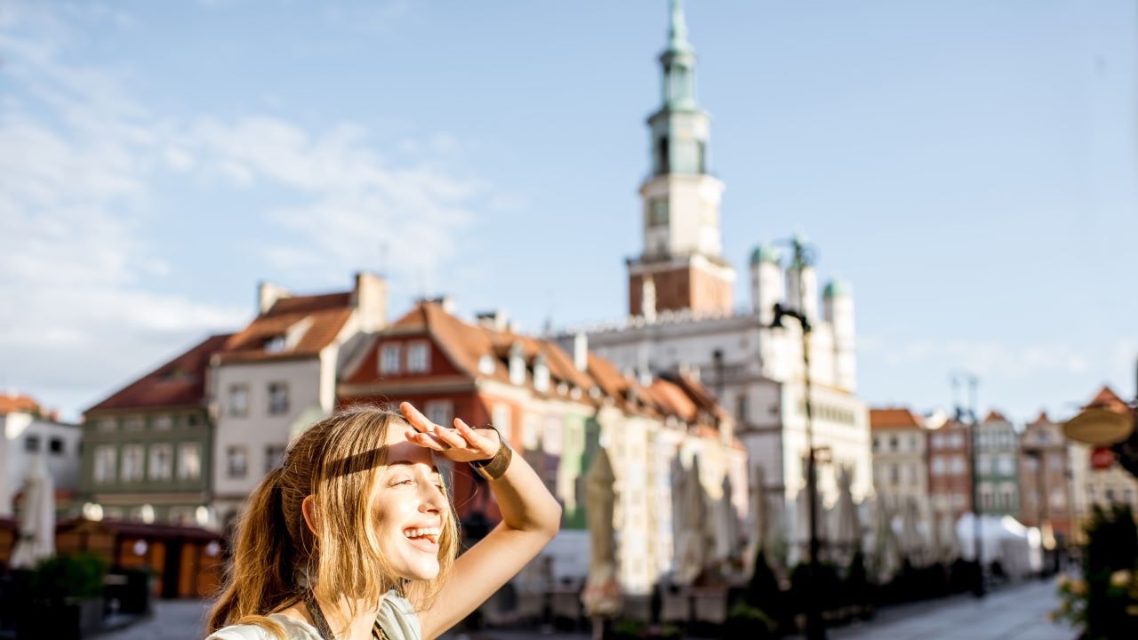 Raport płacowy Poznań 2024. Gdzie zarabia się najwięcej