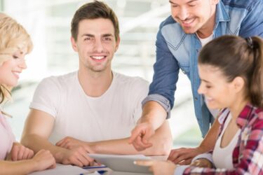 Jak walczyć z bezrobociem? Inicjatywy i programy aktywizujące mieszkańców Tomaszowa Mazowieckiego
