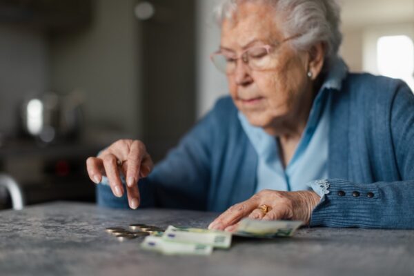 Renta wdowia czy 900 plus dla seniorów