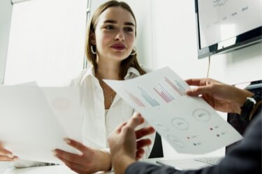 Firmy ponoszą coraz większe koszty pracy – jak je obniżyć