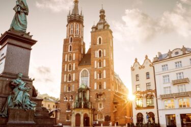Hejnalista – zarobki, wymagania. Jak wygląda praca hejnalisty Jakie są wyzwania w tym zawodzie