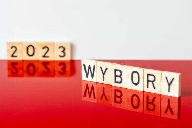 Jaka partia chce obniżyć podatki? Sprawdzamy, co mogą zyskać przedsiębiorcy w wyborach 2023