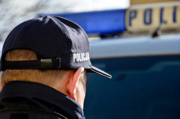 W Polsce jest coraz mniej policjantów