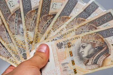 Minimalna krajowa 2024 - ile wynosi Jakie są stawki płacy minimalnej na pełnym i niepełnym etacie