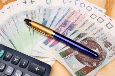 Zasiłek dla bezrobotnych 2024 - ile wynosi Komu przysługuje zasiłek i ile trwa wypłata