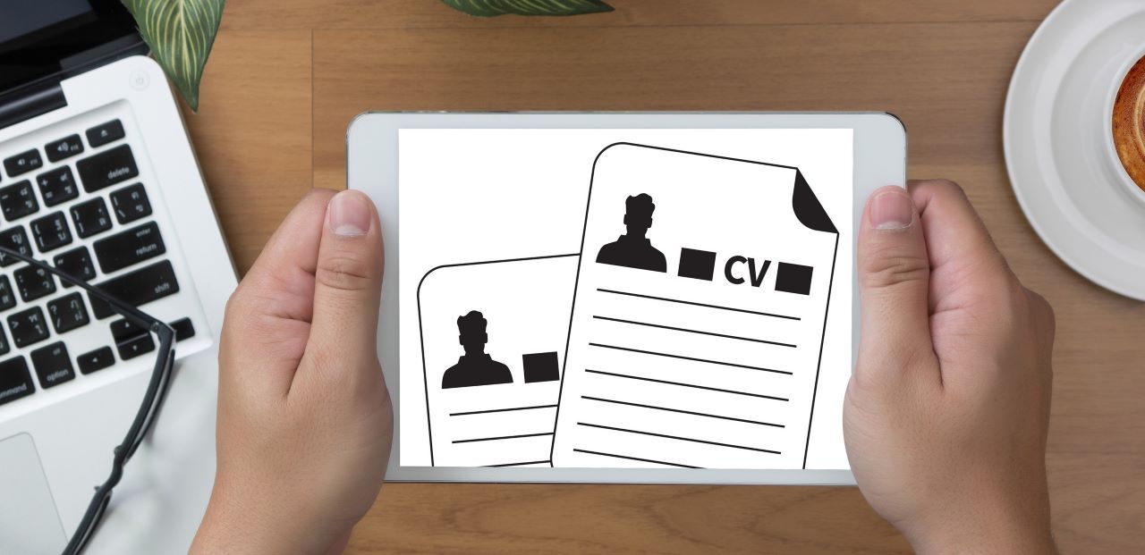 Jakie zdjęcie do CV wybrać Zasady doboru odpowiedniego zdjęcia i jego umiejscowienia w CV