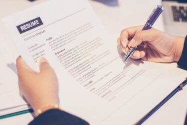 Resume - co to jest Co oznacza po polsku Czym różni się resume od CV