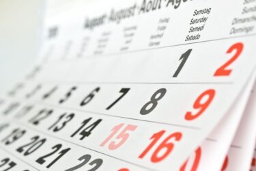 Dni wolne od pracy 2025 – kiedy najlepiej wziąć urlop