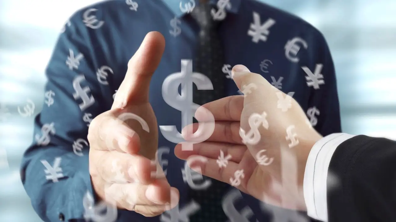 Profit sharing - diwe osoby podające sobie dłonie na tle znaków dolara