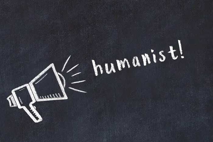 Humanista - napis "humanist" na tablicy