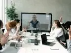 Pracownicy podczas wideokonferencji