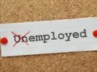 Histereza bezrobocia - kartka na tablicy z napisem unemployed