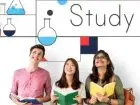 Studenci na tle napisu "study"