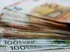 Pieniądze w walucie euro rozrzucone na blacie