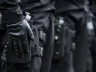 Zdjęcie przedstawiające fragment uposażenia policjantów