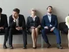 Liczba wolnych etatów w Polsce po pandemii - kandydaci do pracy w poczekalni