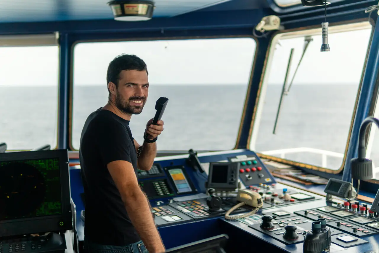 Ile zarabia kapitan statku? Jak zostać kapitanem? - Poradnik GoWork.pl