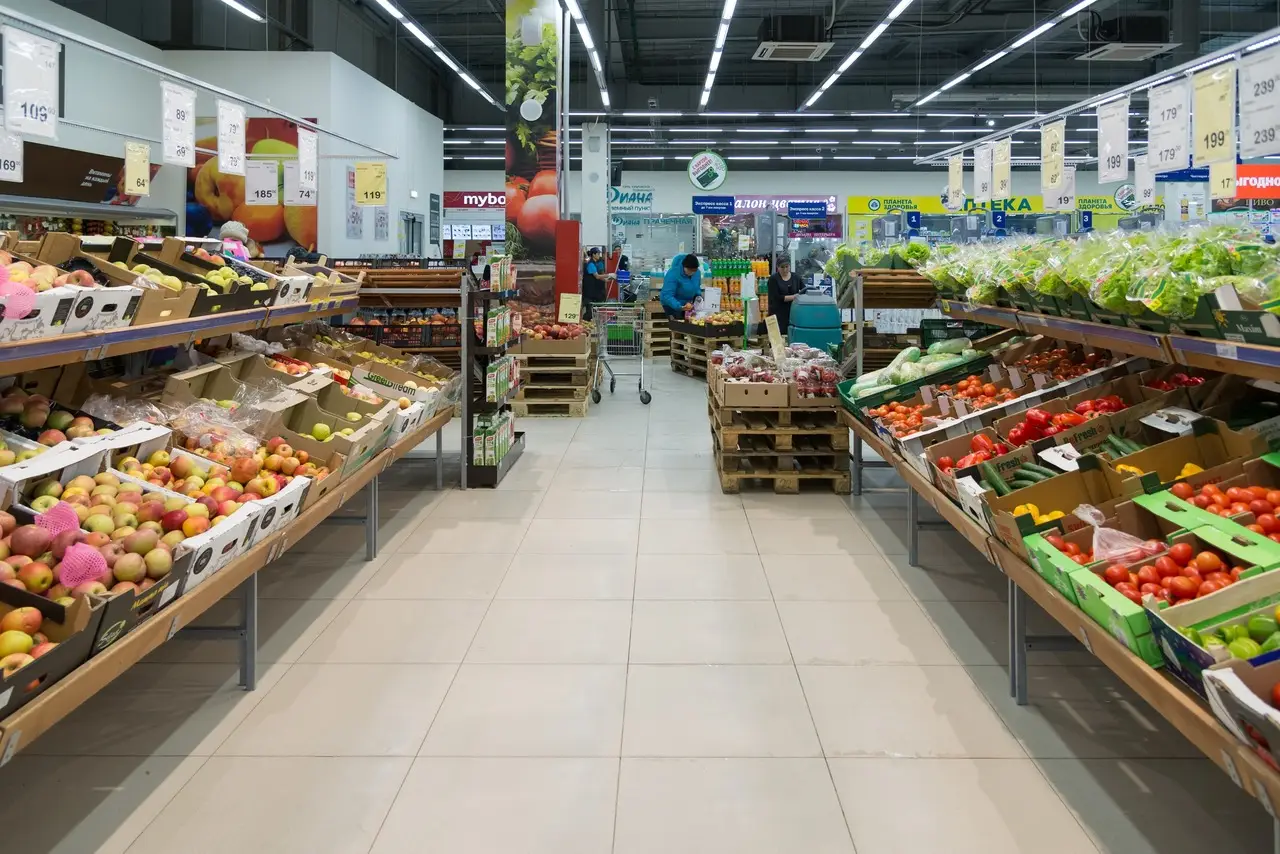 polomarket-otwarty-w-niedziele