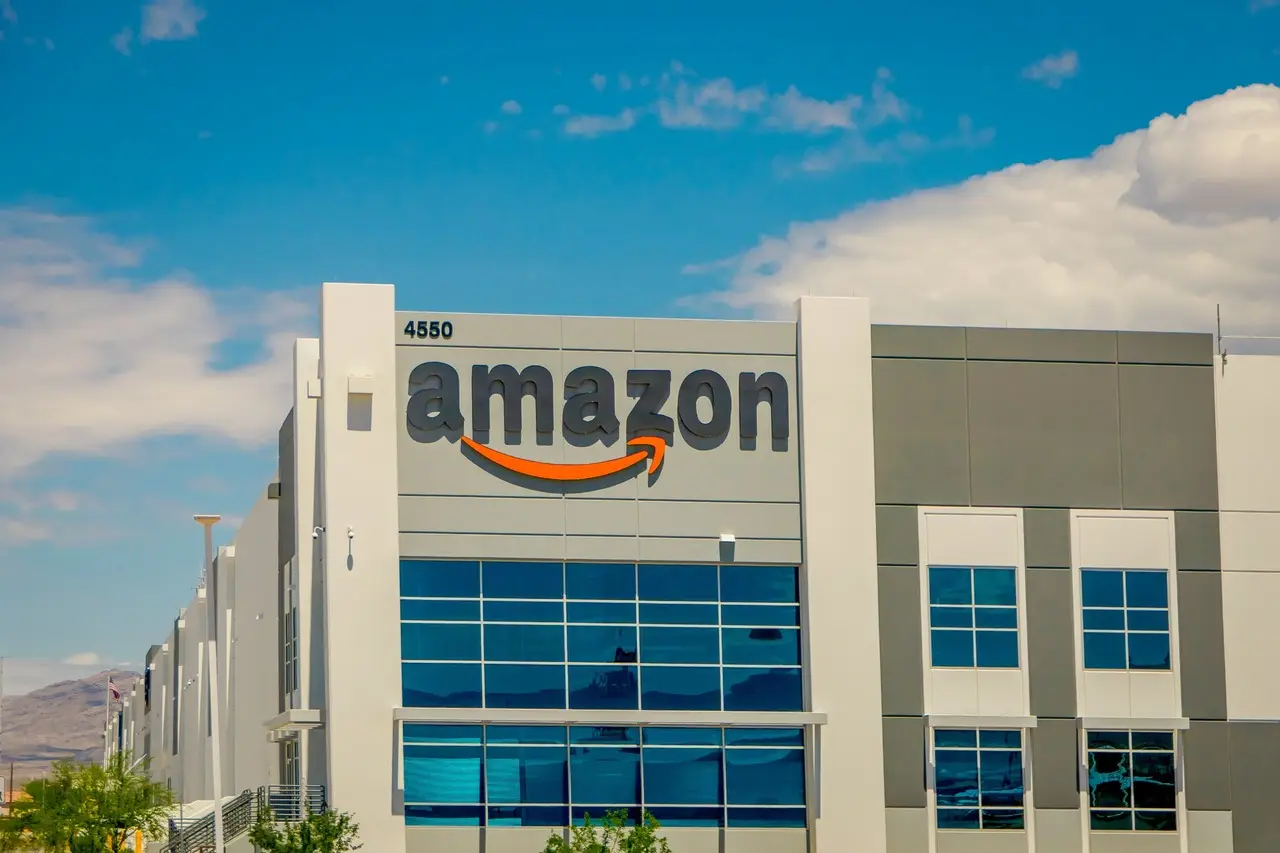 amazon-monitoruje-pracowników