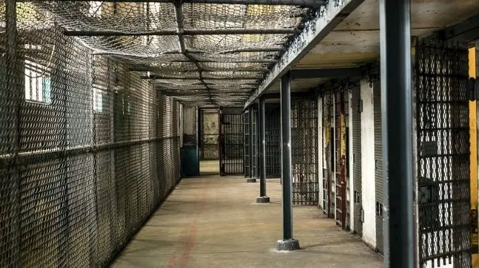 podanie o przyjęcie do służby sw - wnętrze więzienia