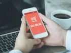 Shopee w Polsce - ekran telefony z napisem buy online