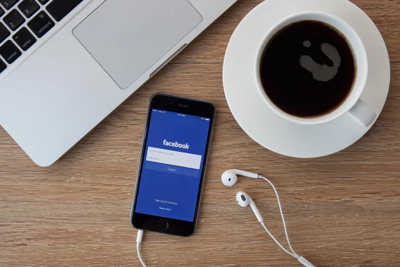 facebook-zatrudnia-w-europie