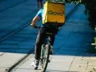 Kurier Glovo na rowerze
