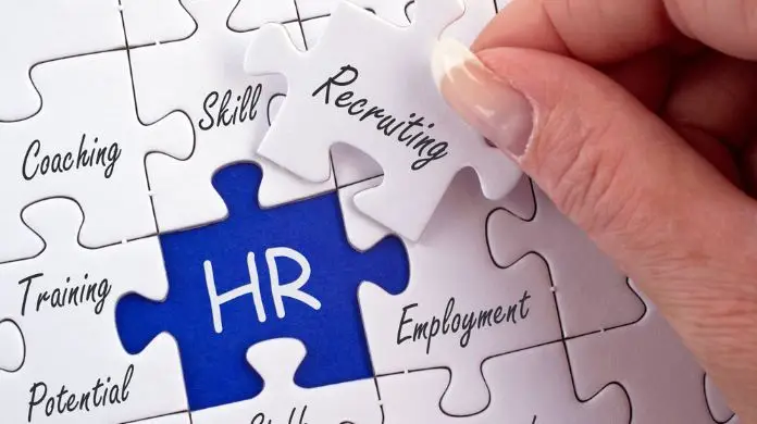 HR Day - puzzle z napisami z zakresu branżowej terminologii HR