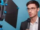 Prezenter przed kamerą