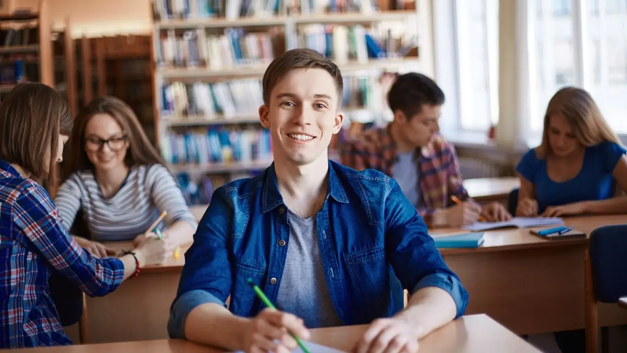 Student w ławce
