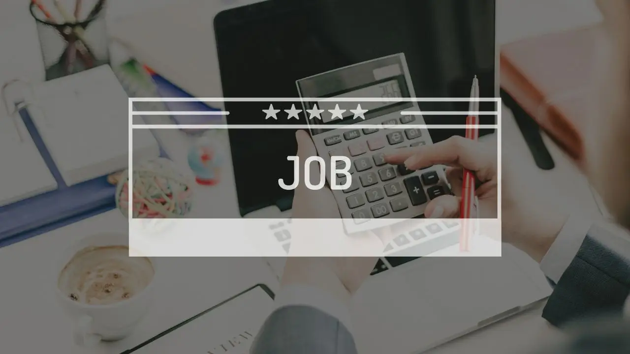 Biała Podlaska praca - napis job na tle kalkulatora w dłoni człowieka
